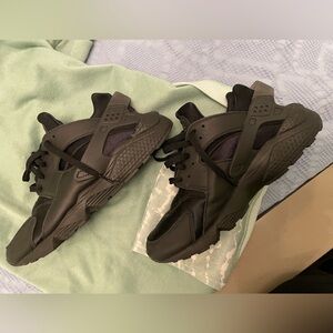 Nike Huaraches, 9.5 men/11 women.